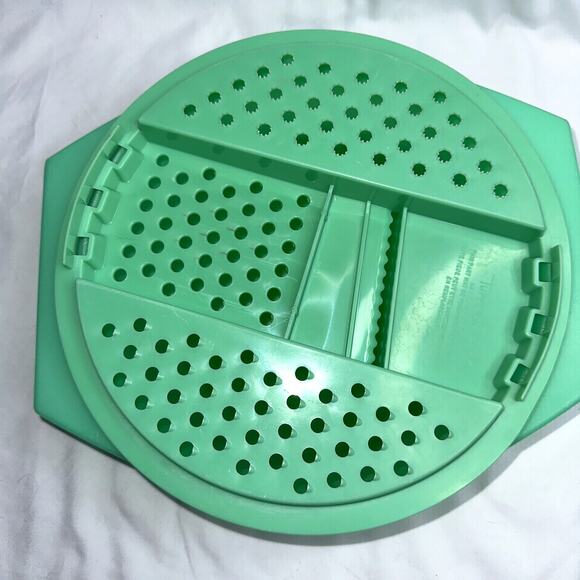 Vintage Tupperware Jade Green Grater Slicer Bowl Set 1970s – Mid Century Kitchen - Picture 7 of 10